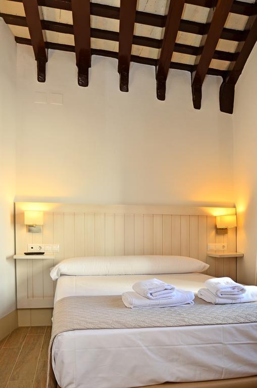 Hostal La Fonda كونيل ذي لا فرونتيرا الغرفة الصورة